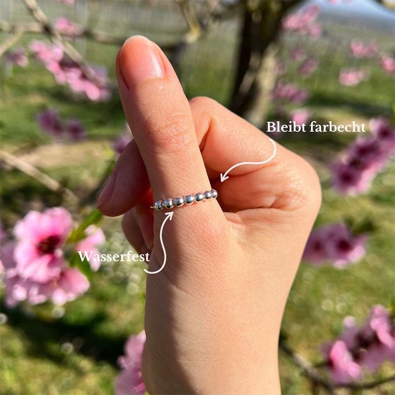 Calm – Ring with Rotating Beads