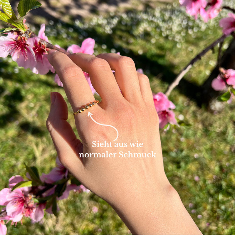 Calm – Ring with Rotating Beads