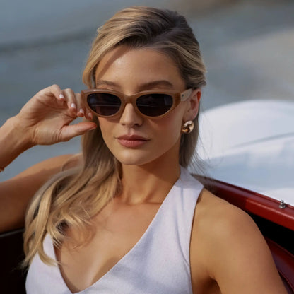 Loretta | Polarized