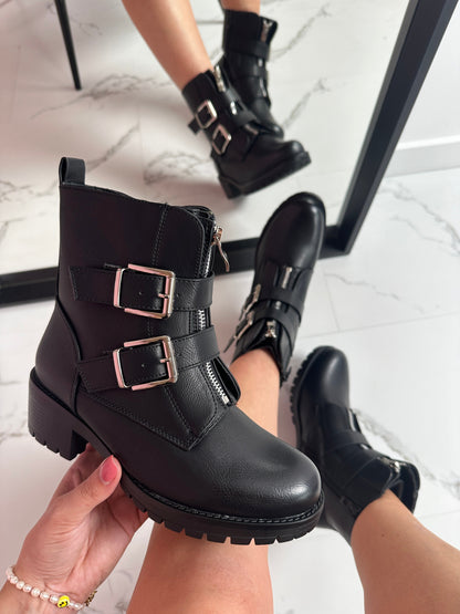 Gesp Black Boots