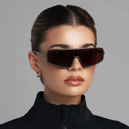 Nova | Polarized